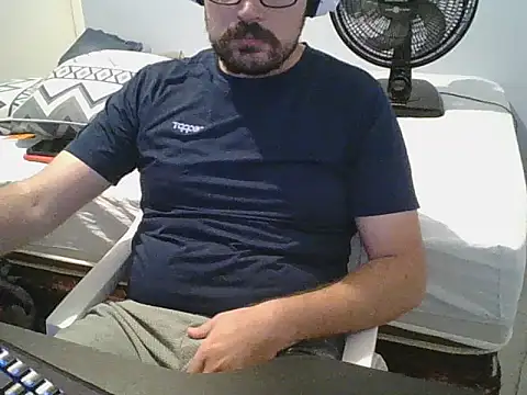 Snapshot of SuyNey chatting on February 2026 07:56:01 AM SuyNey online show from February 2026 07:56:01 AM