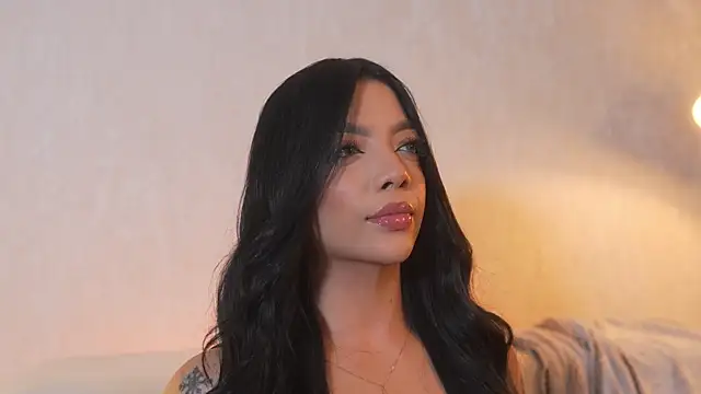 Snapshot of sarah_hiill chatting on December 2025 10:05:01 PM sarah hiill online show from December 2025 10:05:01 PM