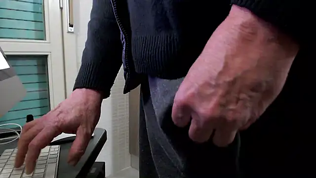 Snapshot of Unicum900 chatting on February 2025 05:49:02 PM Unicum900 online show from February 2025 05:49:02 PM