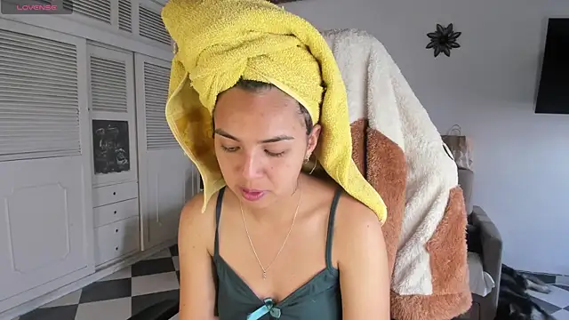 Miss Nicole online show from January 2025 08:48:01 PM