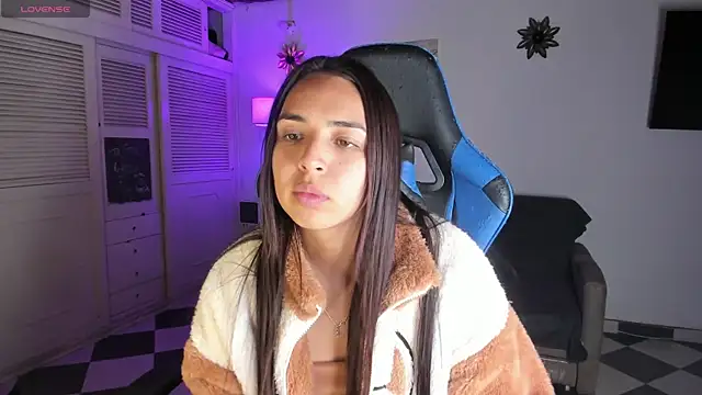 Miss Nicole online show from January 2025 01:18:01 AM