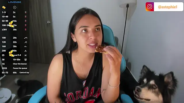 Miss Nicole online show from January 2026 12:37:01 AM