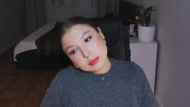 Eva Chris online show from September 2025 04:11:01 PM