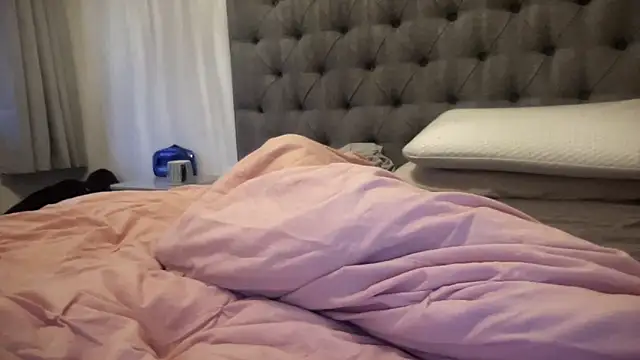 Snapshot of Bustyblondebabe32 chatting on October 2025 06:56:02 AM Bustyblondebabe32 online show from October 2025 06:56:02 AM