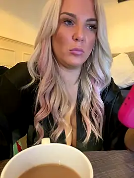 Snapshot of Bustyblondebabe32 chatting on November 2025 09:26:02 PM Bustyblondebabe32 online show from November 2025 09:26:02 PM