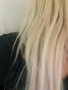 Snapshot of Bustyblondebabe32 chatting on January 2026 08:53:02 AM Bustyblondebabe32 online show from January 2026 08:53:02 AM