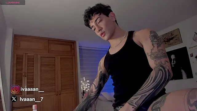 Snapshot of ivaaaan_ chatting on December 2024 10:13:01 PM ivaaaan online show from December 2024 10:13:01 PM