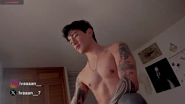 Snapshot of ivaaaan_ chatting on January 2025 10:41:01 PM ivaaaan online show from January 2025 10:41:01 PM