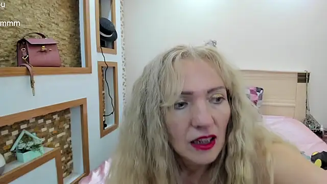 TrueFoxyyy online show from March 2025 01:47:01 PM