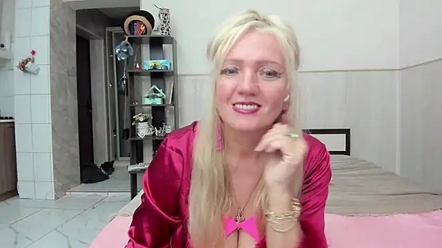 TrueFoxyyy online show from October 2025 02:15:01 PM