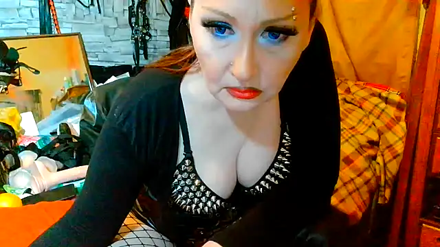 Snapshot of dominatrixredsonyja chatting on May 2026 09:00:02 PM dominatrixredsonyja online show from May 2026 09:00:02 PM