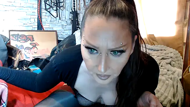 Snapshot of dominatrixredsonyja chatting on June 2026 03:43:02 AM dominatrixredsonyja online show from June 2026 03:43:02 AM