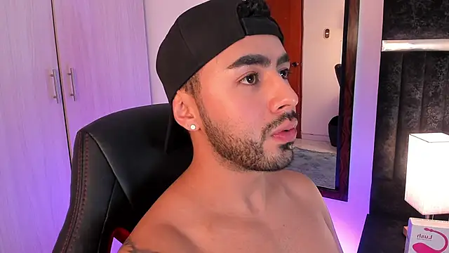 Snapshot of ItsMeEros chatting on December 2024 12:45:02 AM ItsMeEros online show from December 2024 12:45:02 AM