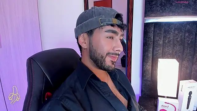 Snapshot of ItsMeEros chatting on January 2025 12:50:01 AM ItsMeEros online show from January 2025 12:50:01 AM