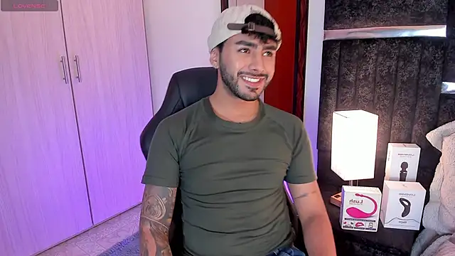 Snapshot of ItsMeEros chatting on February 2025 09:10:01 PM ItsMeEros online show from February 2025 09:10:01 PM