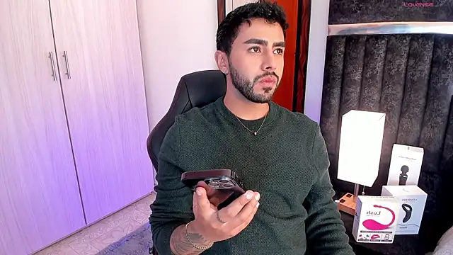 Snapshot of ItsMeEros chatting on February 2025 09:48:01 PM ItsMeEros online show from February 2025 09:48:01 PM