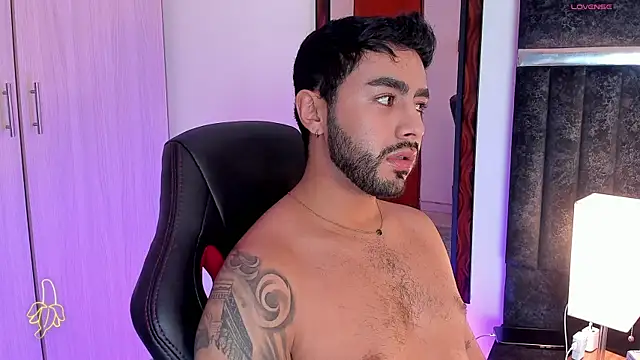 Snapshot of ItsMeEros chatting on February 2025 11:04:02 PM ItsMeEros online show from February 2025 11:04:02 PM