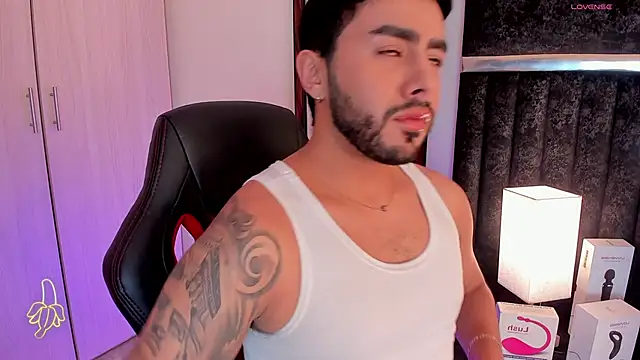 Snapshot of ItsMeEros chatting on February 2025 09:47:02 PM ItsMeEros online show from February 2025 09:47:02 PM