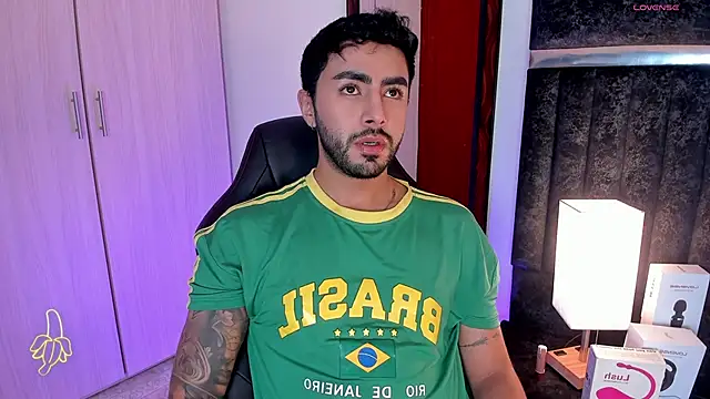 Snapshot of ItsMeEros chatting on February 2025 09:52:02 PM ItsMeEros online show from February 2025 09:52:02 PM