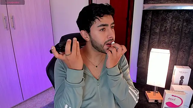 Snapshot of ItsMeEros chatting on February 2025 09:16:01 PM ItsMeEros online show from February 2025 09:16:01 PM