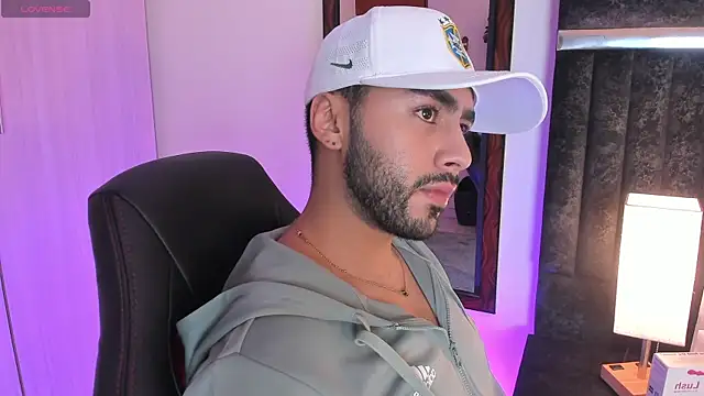 Snapshot of ItsMeEros chatting on March 2025 11:14:02 PM ItsMeEros online show from March 2025 11:14:02 PM