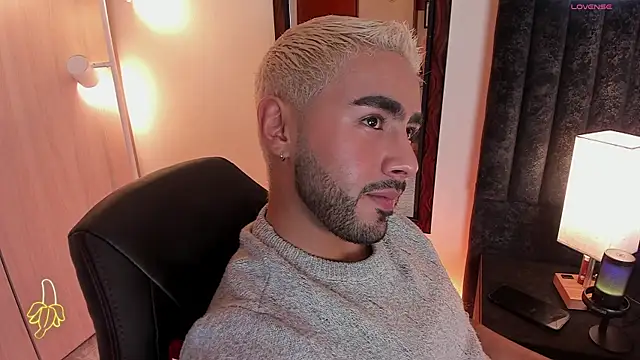 Snapshot of ItsMeEros chatting on September 2025 11:59:01 PM ItsMeEros online show from September 2025 11:59:01 PM