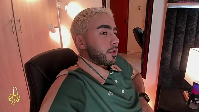 Snapshot of ItsMeEros chatting on September 2025 11:15:01 PM ItsMeEros online show from September 2025 11:15:01 PM