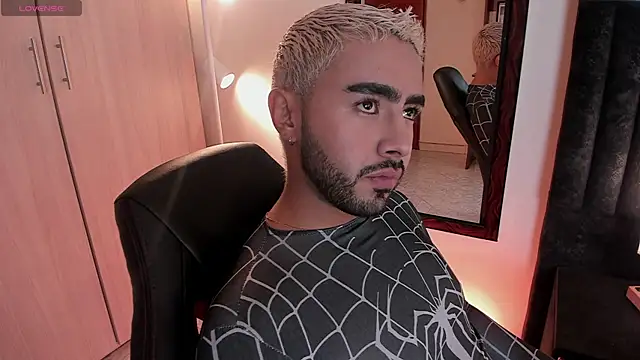 Snapshot of ItsMeEros chatting on September 2025 09:47:02 PM ItsMeEros online show from September 2025 09:47:02 PM