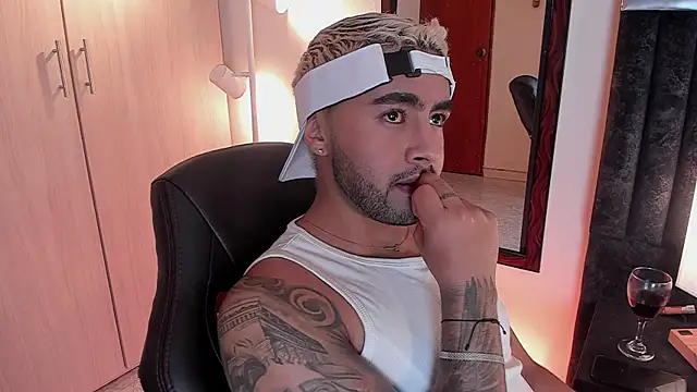 Snapshot of ItsMeEros chatting on September 2025 11:41:02 PM ItsMeEros online show from September 2025 11:41:02 PM