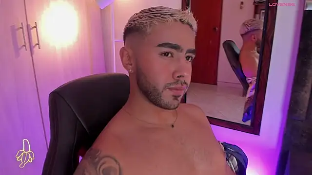 Snapshot of ItsMeEros chatting on September 2025 11:08:01 PM ItsMeEros online show from September 2025 11:08:01 PM