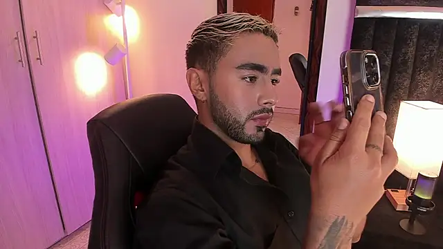 Snapshot of ItsMeEros chatting on October 2025 10:31:01 PM ItsMeEros online show from October 2025 10:31:01 PM