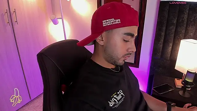 Snapshot of ItsMeEros chatting on October 2025 10:54:02 PM ItsMeEros online show from October 2025 10:54:02 PM