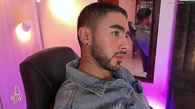 Snapshot of ItsMeEros chatting on November 2025 11:25:01 PM ItsMeEros online show from November 2025 11:25:01 PM