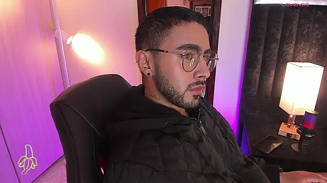 Snapshot of ItsMeEros chatting on November 2025 10:37:01 PM ItsMeEros online show from November 2025 10:37:01 PM