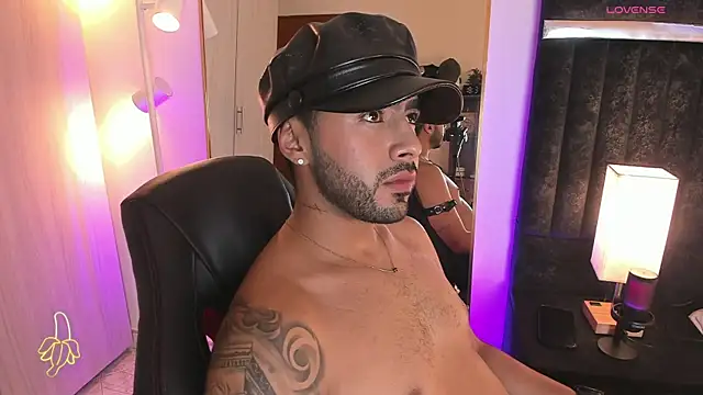 Snapshot of ItsMeEros chatting on November 2025 11:31:01 PM ItsMeEros online show from November 2025 11:31:01 PM