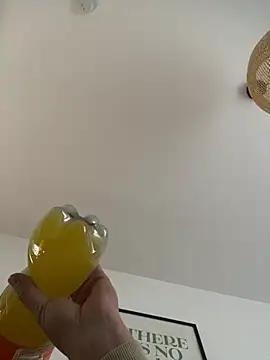 Snapshot of Jonkitzler1 chatting on December 2024 10:13:01 AM Jonkitzler1 online show from December 2024 10:13:01 AM