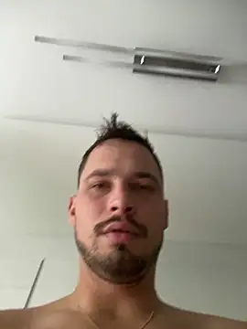 Snapshot of Jonkitzler1 chatting on January 2025 11:16:01 AM Jonkitzler1 online show from January 2025 11:16:01 AM