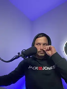 Snapshot of Jonkitzler1 chatting on March 2025 11:29:02 AM Jonkitzler1 online show from March 2025 11:29:02 AM