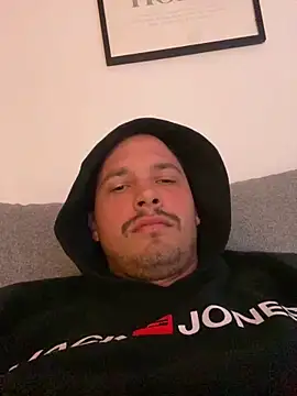 Snapshot of Jonkitzler1 chatting on March 2025 04:46:01 PM Jonkitzler1 online show from March 2025 04:46:01 PM