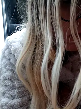 dolcehelena993 online show from November 2025 09:17:02 AM