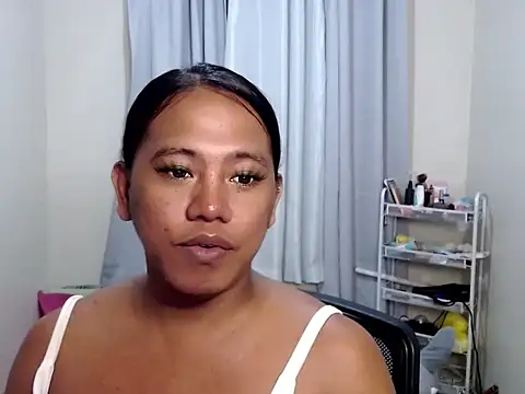 Snapshot of Cristinelicious chatting on June 2026 01:52:01 PM Cristinelicious online show from June 2026 01:52:01 PM