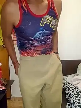 Snapshot of Daddy1972 chatting on February 2025 05:10:01 AM Daddy1972 online show from February 2025 05:10:01 AM