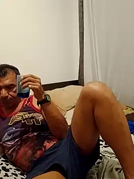 Snapshot of Daddy1972 chatting on February 2025 06:16:01 PM Daddy1972 online show from February 2025 06:16:01 PM