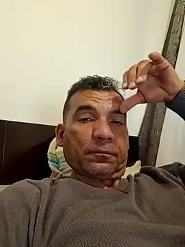 Snapshot of Daddy1972 chatting on February 2025 03:22:01 AM Daddy1972 online show from February 2025 03:22:01 AM