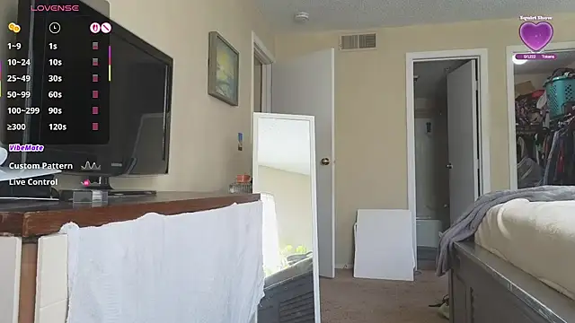 LoveSaraChristine online show from November 2025 06:52:01 PM