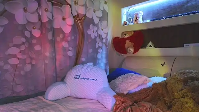 Snapshot of Malika_uAngel chatting on January 2025 10:30:02 PM Malika uAngel online show from January 2025 10:30:02 PM
