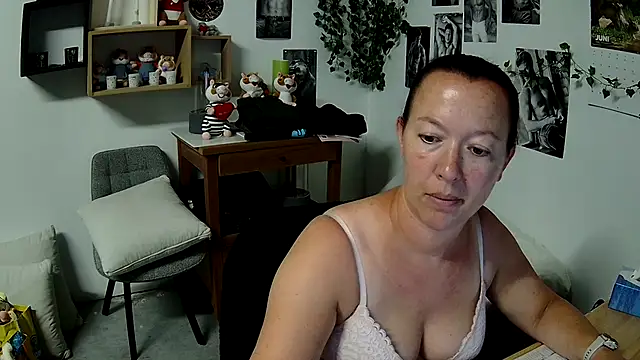 AnyaKreyxh online show from June 2026 12:04:01 PM