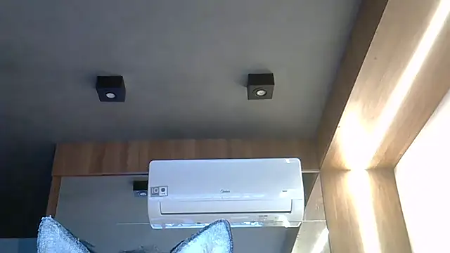 Skinny-Kitten online show from October 2025 07:59:01 PM