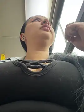 Abril Luv online show from February 2025 12:03:02 PM