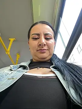 Abril Luv online show from March 2025 12:11:01 PM